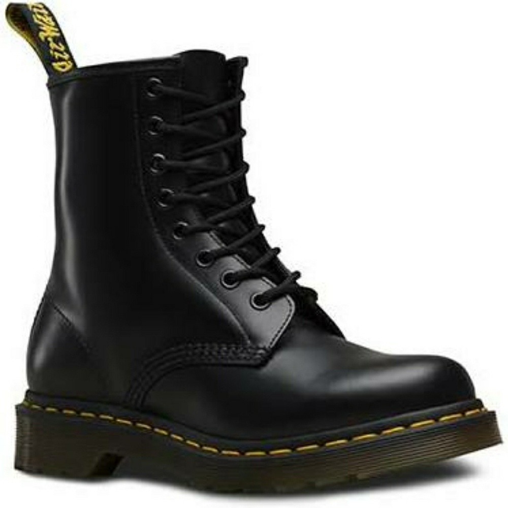 Dr. Martens 1460 Classic 8-eye Boot